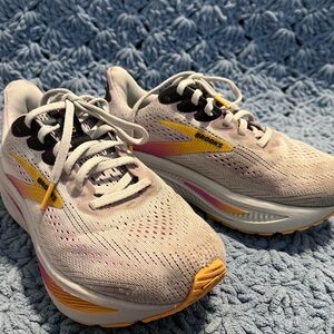 Brooks Ghost 17, women’s 5.5 extra wide. Roughly worn on the outside only